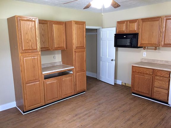 Spacious Updated Kitchen!
