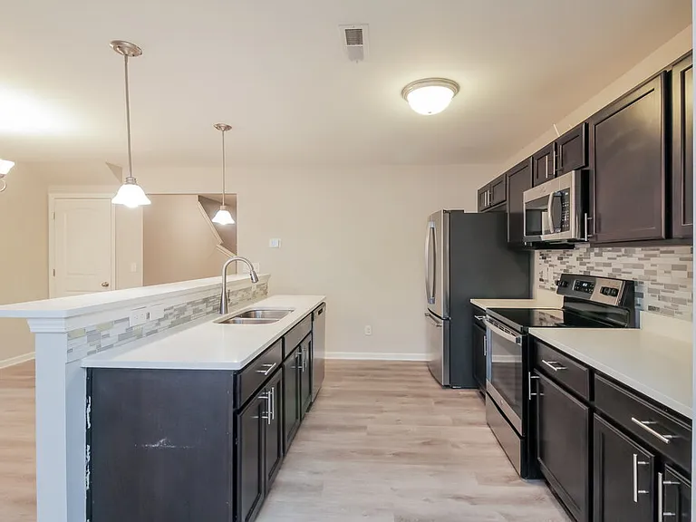 916 Harrier Rd — Photo 9