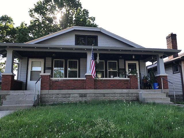 1st image of 833 N Bradley Ave