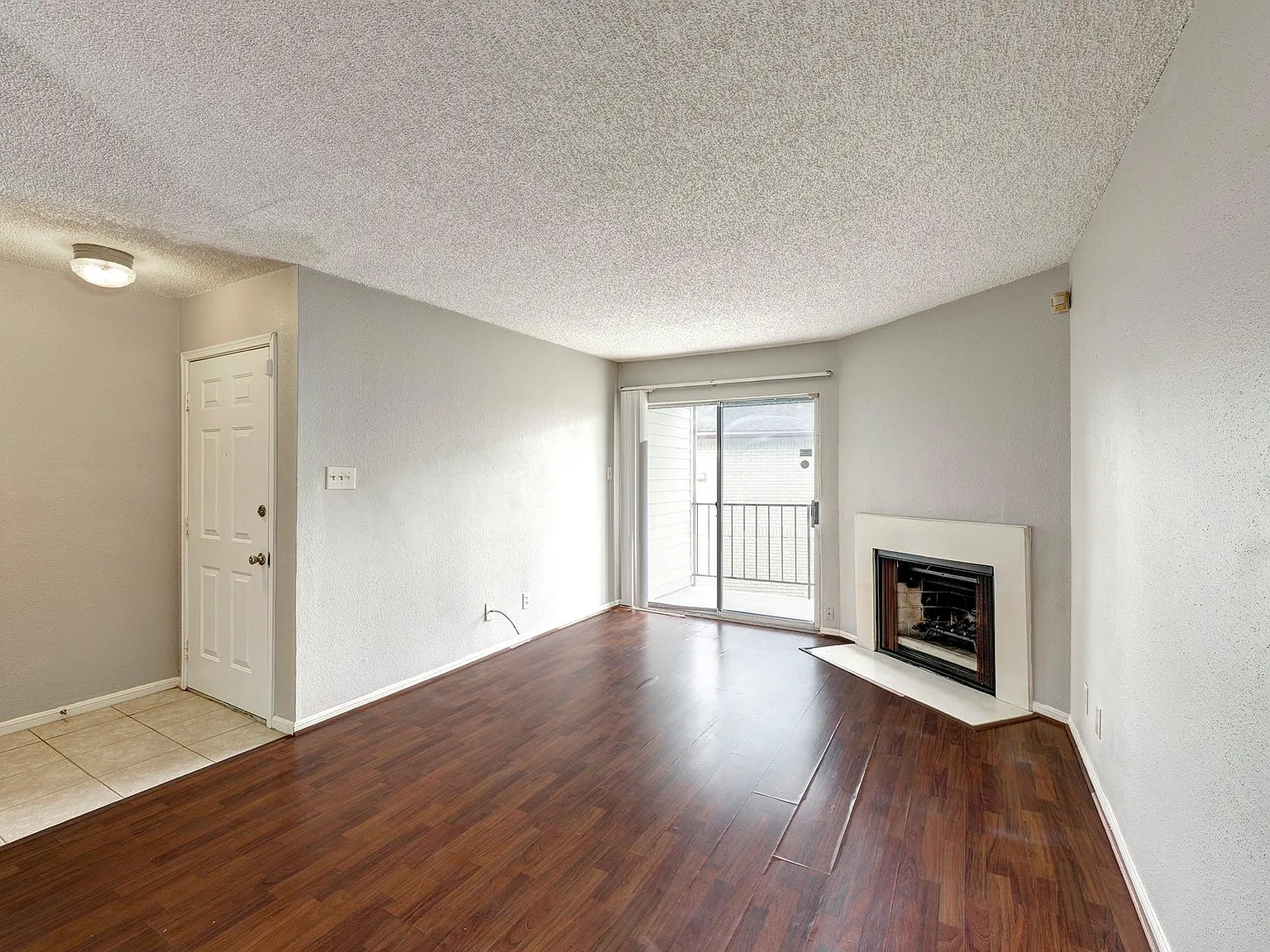 1 bed, 1.0 bath, 588 sqft, $1,100 — Photo 3