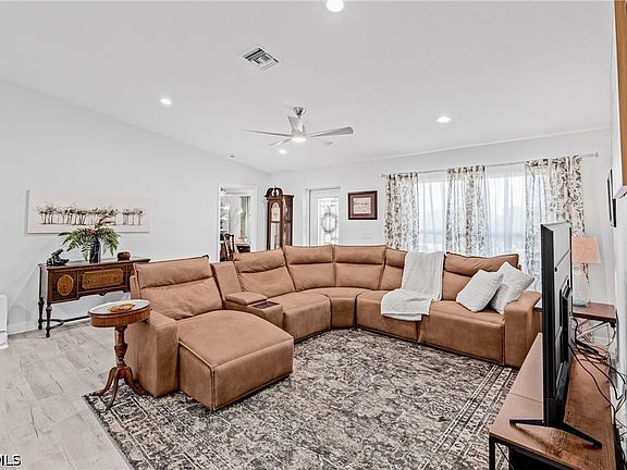4th image of 525 Ella Jean Pl