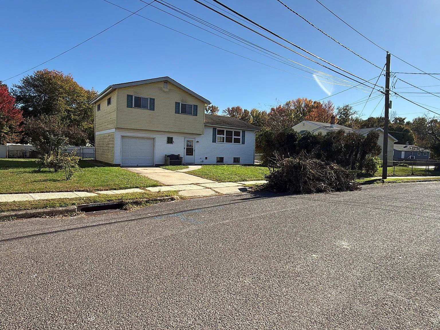 3 bed, 1.5 bath, 1353 sqft, $3,600 — Photo 1