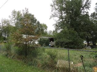 204 Robinwood Cir, Starr, SC 29684