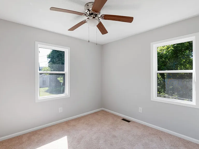 102 Burdock Cir — Photo 25