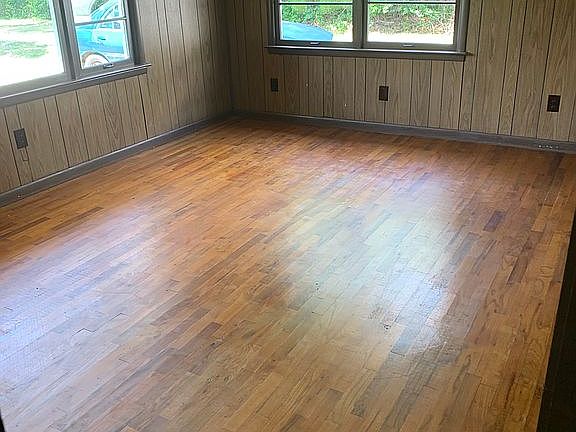 2nd image of 503 7th St NE