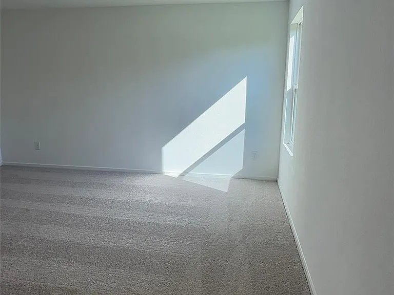 331 Parkin Ct — Photo 11