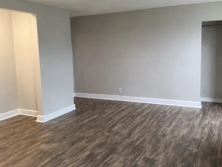 301 W Church St — Photo 2