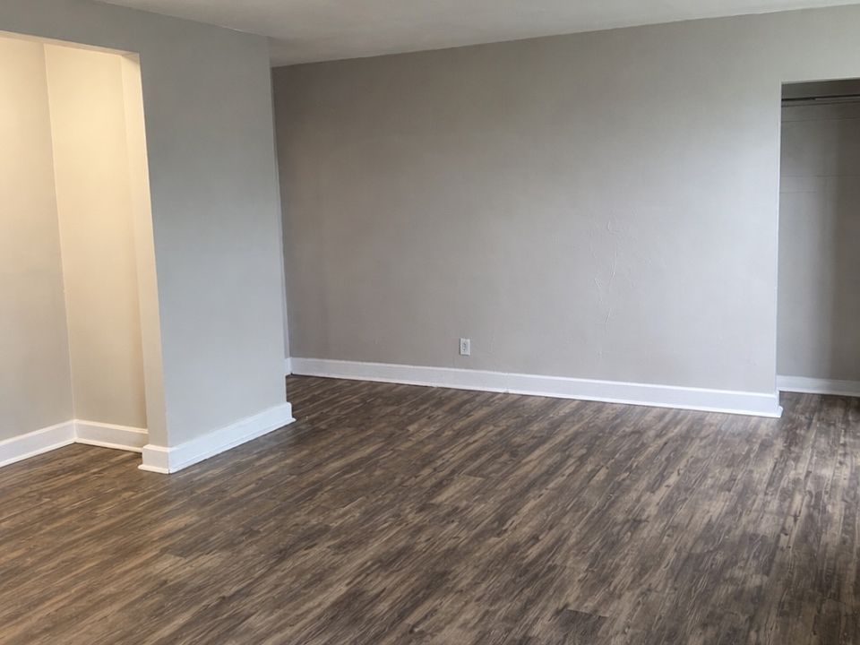 2nd image of 301 W Church St
