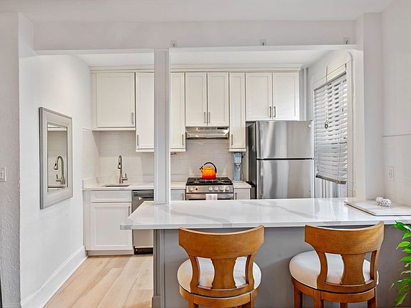 2nd image of 4 Phillips St APT 3