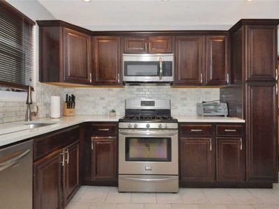 4519 165th St, Flushing, NY, 11358