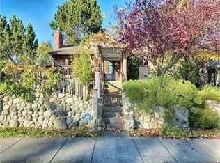 1914 10th St, Anacortes, WA 98221