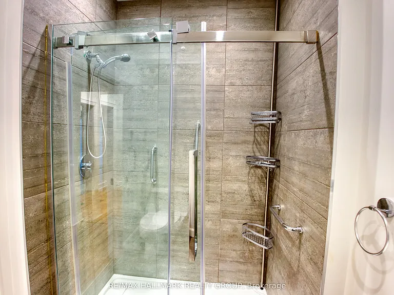 1-272 Royal Ave #1 — Photo 13