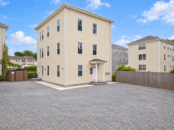 49 1/2 Ellsworth St, Worcester, MA 01610