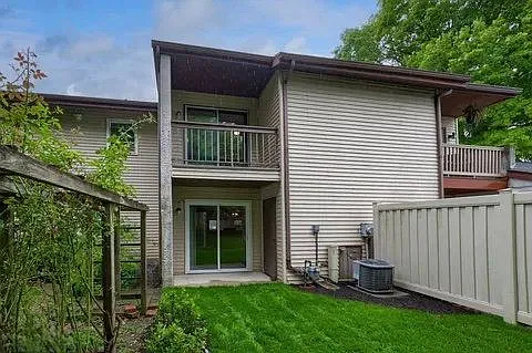 2 bed, 2.0 bath, 1368 sqft, $2,135 — Photo 3