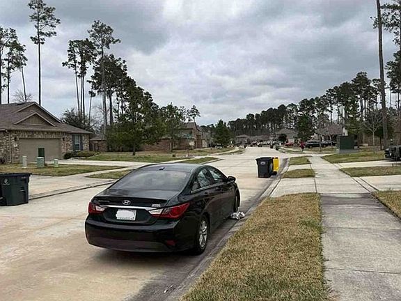 Exterior Neighborhood (street photo)