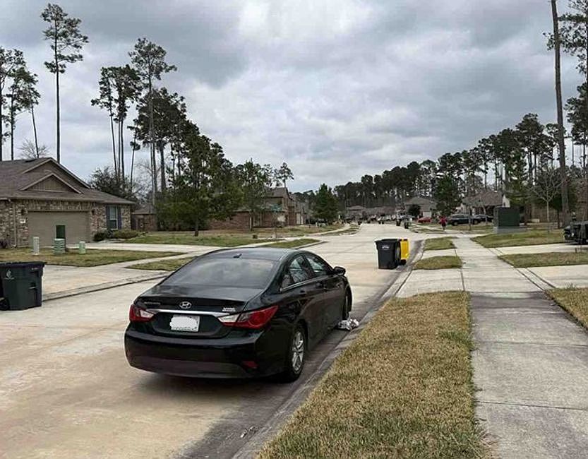 Exterior Neighborhood (street photo)