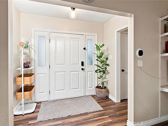 3rd image of 10108 Columbus Ave