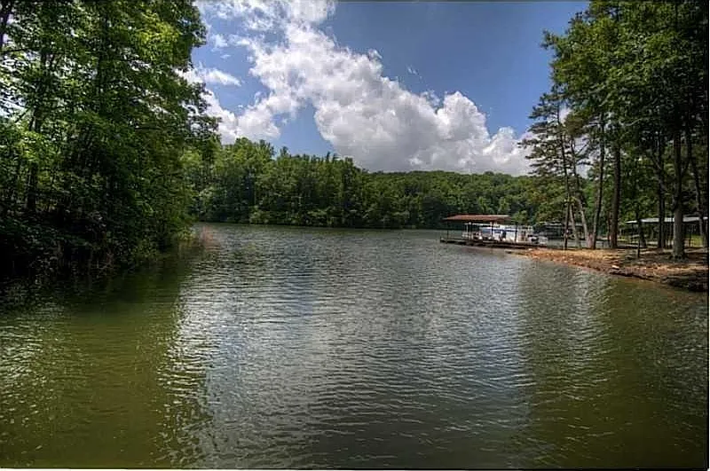 122 Brookwood Dr E