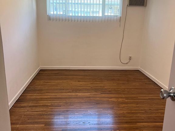 5th image of 401 S Lake St #204C