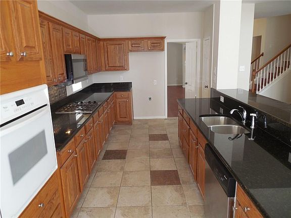 2nd image of 2318 Lantana Dr