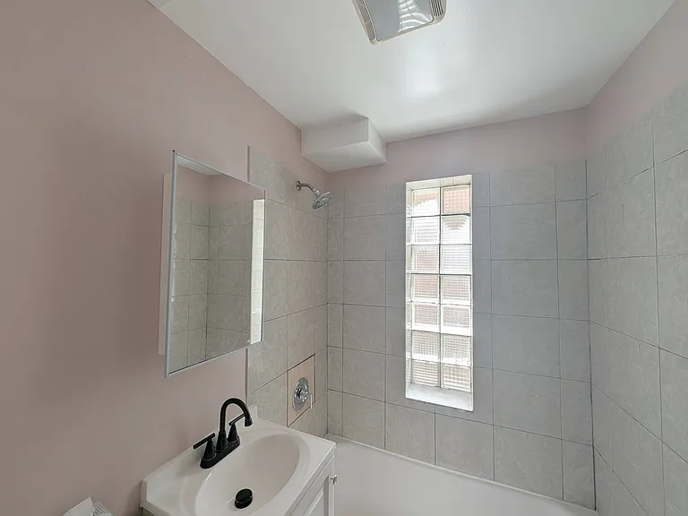 3242 S Hoyne Ave #1F — Photo 6