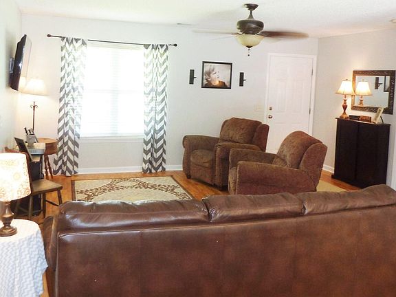 4th image of 2411 Walden Way