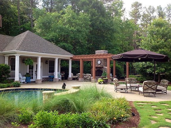 4th image of 210 Annelise Park Dr