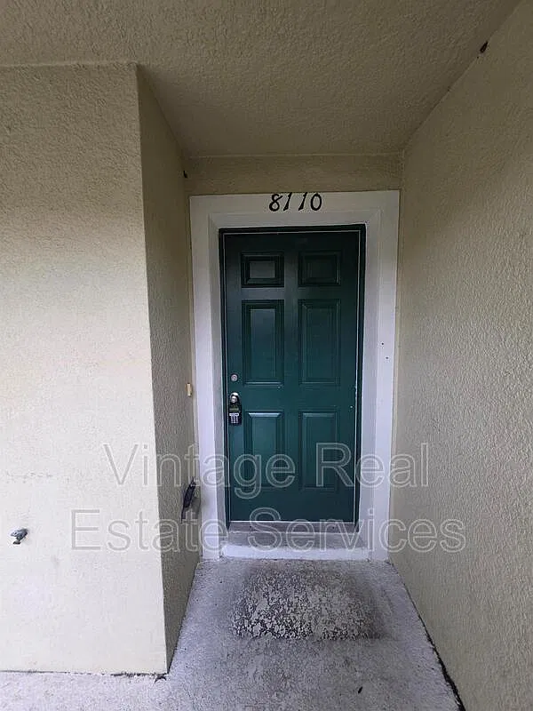 2 bed, 2.5 bath, 1168 sqft, $1,695 — Photo 1