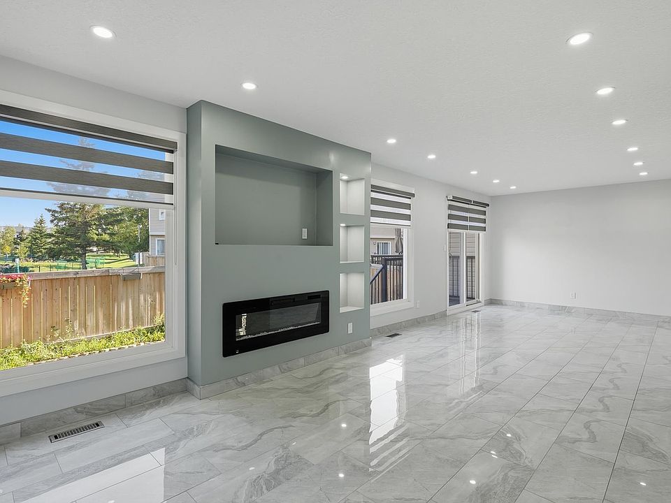 1st image of 419 Dunluce Rd NW