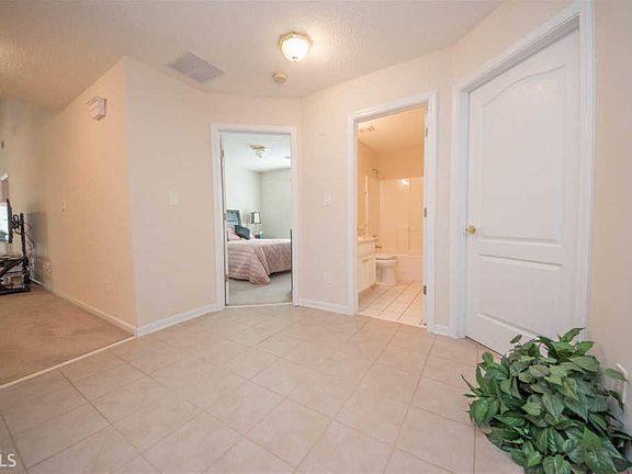 5th image of 1540 Empress Dr #136
