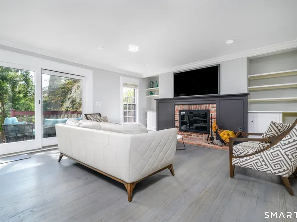 47 Indian Harbor Dr #7, Greenwich, CT 06830