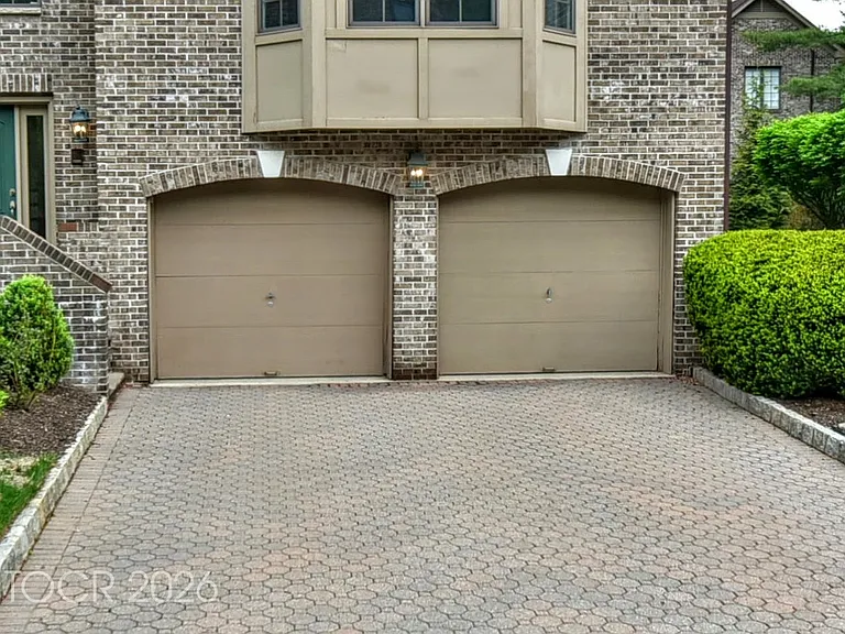 15 Sherbrooke Ct — Photo 4