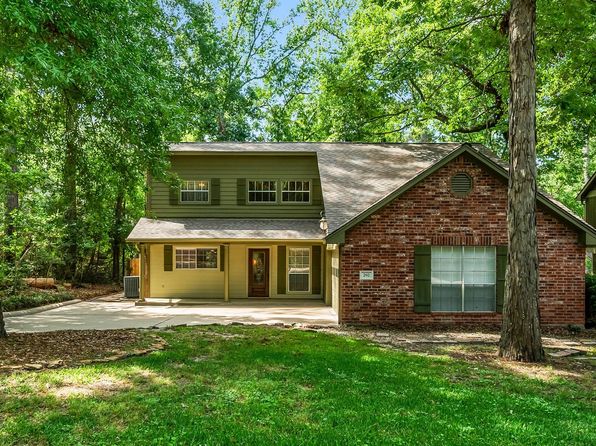 292 Apple Valley Dr, Conroe, TX 77304