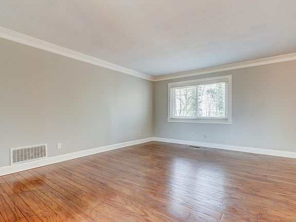 4th image of 7529 Glastonbury Rd