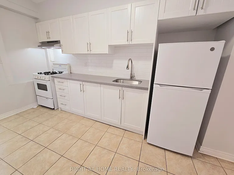 236 Sterling Rd #MAIN — Photo 8