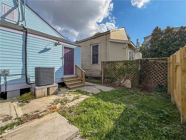3319 Laurel St — Photo 15