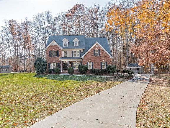 3rd image of 3602 Brooks Hill Ct