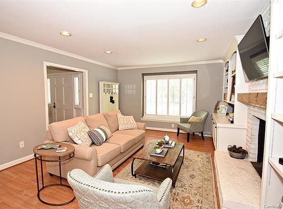 4th image of 6512 Pensford Ln