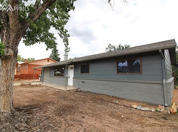 2nd image of 806 Dirksland St