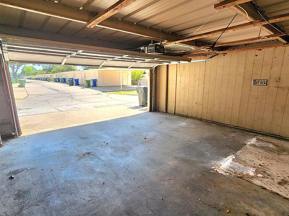 3rd image of 507 Valley Park Dr