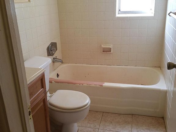 5th image of 1302 Crestview Ave