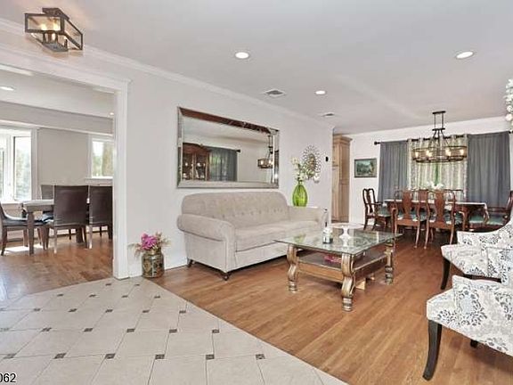 5th image of 61 Intervale Rd