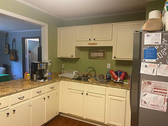 5th image of 319 Claire Dr