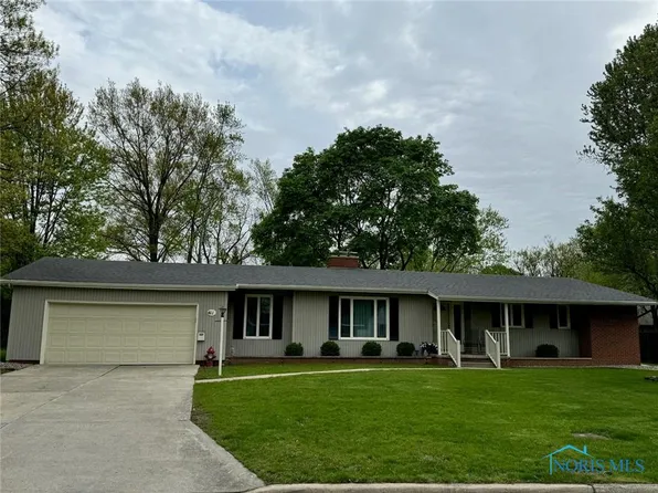 411 Oxford Dr, Bryan, OH 43506