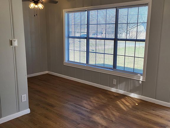 living area/dining area