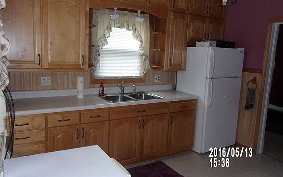 4th image of 203 S Yount Ave