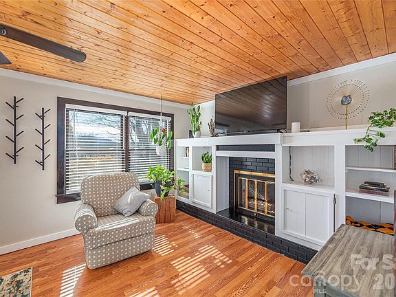 5th image of 110 Dillingham Cir