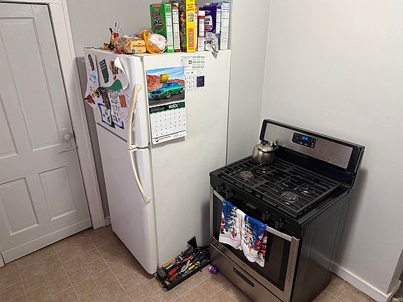5th image of 1158 E Indiana Ave