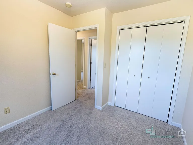 3489-3493 Hawthorne Ave NE — Photo 35