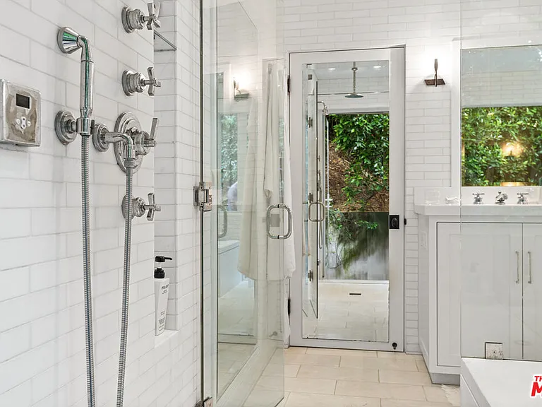 2107 El Roble Ln — Photo 21